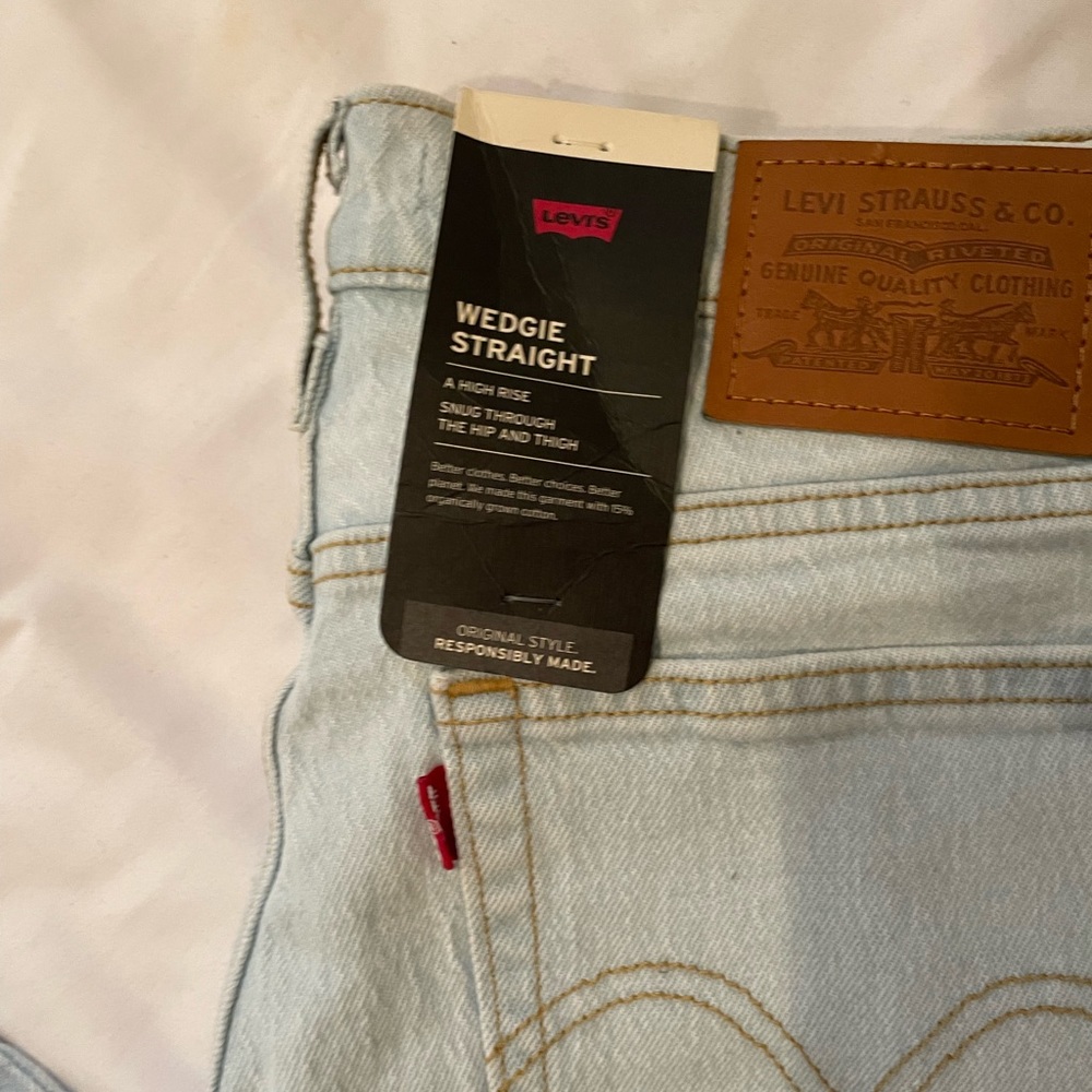 Two pairs of Levi’s New with tags wedgie straight $89.50 each bundle